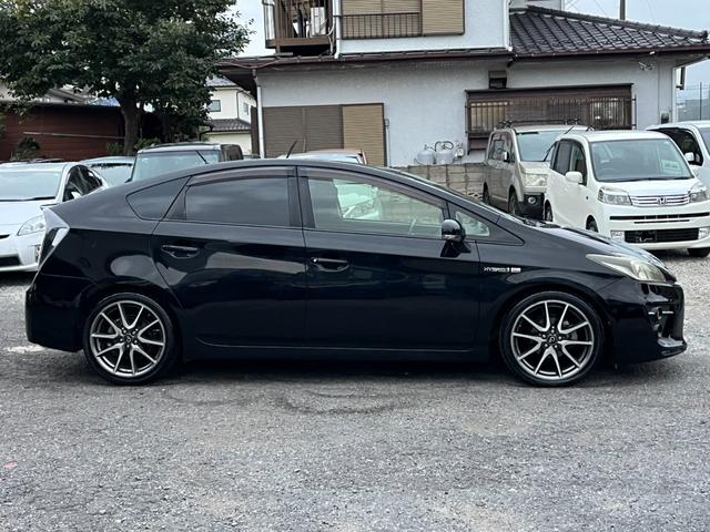 プリウス Ｓツーリングセレクション・Ｇ’ｓ　ＥＴＣ　バックカメラ　ナビ　ＴＶ　アルミホイール　オートライト　ＨＩＤ　ＣＶＴ　電動格納ミラー　盗難防止システム　パワーシート　ＣＤ　ＤＶＤ再生　ＵＳＢ　Ｂｌｕｅｔｏｏｔｈ　衝突安全ボディ　ＡＢＳ（15枚目）