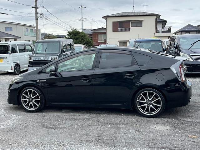 プリウス Ｓツーリングセレクション・Ｇ’ｓ　ＥＴＣ　バックカメラ　ナビ　ＴＶ　アルミホイール　オートライト　ＨＩＤ　ＣＶＴ　電動格納ミラー　盗難防止システム　パワーシート　ＣＤ　ＤＶＤ再生　ＵＳＢ　Ｂｌｕｅｔｏｏｔｈ　衝突安全ボディ　ＡＢＳ（16枚目）