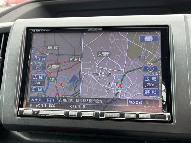 ステップワゴンスパーダ Ｓ　バックカメラ　ナビ　ＴＶ　両側電動スライドドア　オートライト　ＨＩＤ　スマートキー　ＣＶＴ　アルミホイール　ＣＤ　ＤＶＤ再生　盗難防止システム　衝突安全ボディ　ＡＢＳ　エアコン　パワーステアリング（4枚目）
