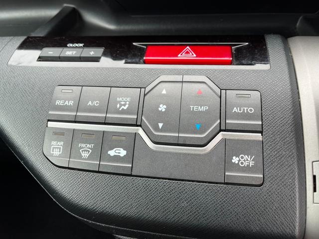 ステップワゴンスパーダ Ｓ　バックカメラ　ナビ　ＴＶ　両側電動スライドドア　オートライト　ＨＩＤ　スマートキー　ＣＶＴ　アルミホイール　ＣＤ　ＤＶＤ再生　盗難防止システム　衝突安全ボディ　ＡＢＳ　エアコン　パワーステアリング（6枚目）