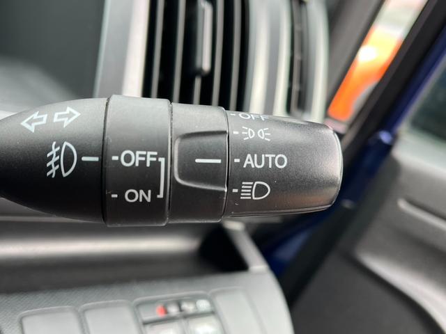 ステップワゴンスパーダ Ｓ　バックカメラ　ナビ　ＴＶ　両側電動スライドドア　オートライト　ＨＩＤ　スマートキー　ＣＶＴ　アルミホイール　ＣＤ　ＤＶＤ再生　盗難防止システム　衝突安全ボディ　ＡＢＳ　エアコン　パワーステアリング（7枚目）