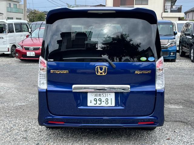 ステップワゴンスパーダ Ｓ　バックカメラ　ナビ　ＴＶ　両側電動スライドドア　オートライト　ＨＩＤ　スマートキー　ＣＶＴ　アルミホイール　ＣＤ　ＤＶＤ再生　盗難防止システム　衝突安全ボディ　ＡＢＳ　エアコン　パワーステアリング（17枚目）