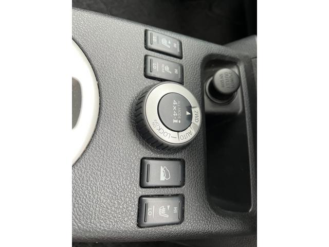 エクストレイル ２０Ｘｔ　４ＷＤ　オートクルーズコントロール　サンルーフ　ナビ　オートライト　アルミホイール　スマートキー　シートヒーター　ＣＶＴ　衝突安全ボディ　ＡＢＳ　ＥＳＣ　エアコン　パワーステアリング　パワーウィンドウ（6枚目）