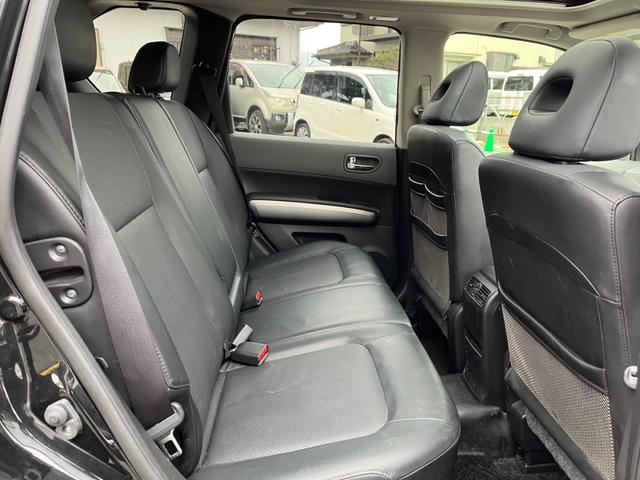 エクストレイル ２０Ｘｔ　４ＷＤ　オートクルーズコントロール　サンルーフ　ナビ　オートライト　アルミホイール　スマートキー　シートヒーター　ＣＶＴ　衝突安全ボディ　ＡＢＳ　ＥＳＣ　エアコン　パワーステアリング　パワーウィンドウ（11枚目）