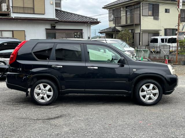 エクストレイル ２０Ｘｔ　４ＷＤ　オートクルーズコントロール　サンルーフ　ナビ　オートライト　アルミホイール　スマートキー　シートヒーター　ＣＶＴ　衝突安全ボディ　ＡＢＳ　ＥＳＣ　エアコン　パワーステアリング　パワーウィンドウ（15枚目）