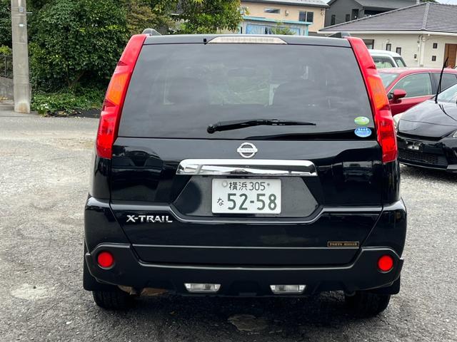 エクストレイル ２０Ｘｔ　４ＷＤ　オートクルーズコントロール　サンルーフ　ナビ　オートライト　アルミホイール　スマートキー　シートヒーター　ＣＶＴ　衝突安全ボディ　ＡＢＳ　ＥＳＣ　エアコン　パワーステアリング　パワーウィンドウ（17枚目）