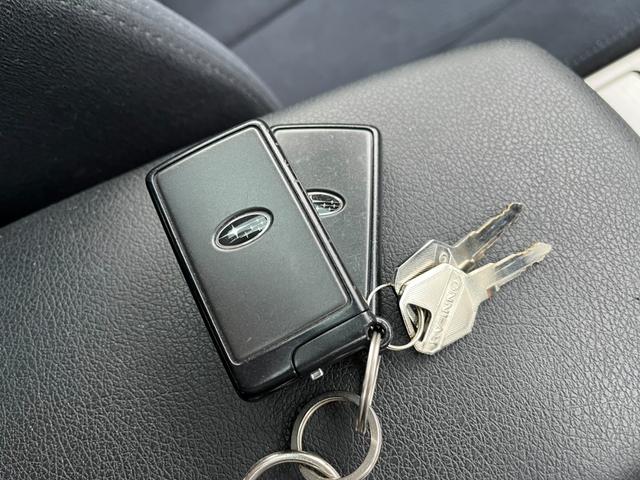 レガシィアウトバック ２．５ｉ　Ｌパッケージ　４ＷＤ　ドライブレコーダー　ＥＴＣ　バックカメラ　サンルーフ　ナビ　ＴＶ　オートライト　ＨＩＤ　アルミホイール　スマートキー　電動格納ミラー　ＣＶＴ　盗難防止システム　衝突安全ボディ（13枚目）