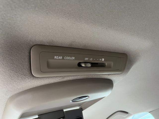 エスティマ ２．４アエラス　Ｇエディション　４ＷＤ　ＥＴＣ　バックカメラ　ナビ　両側電動スライドドア　オートライト　ＨＩＤ　スマートキー　３列シート　フルフラット　ウォークスルー　オットマン　ＣＶＴ　アルミホイール　ＣＤ（10枚目）