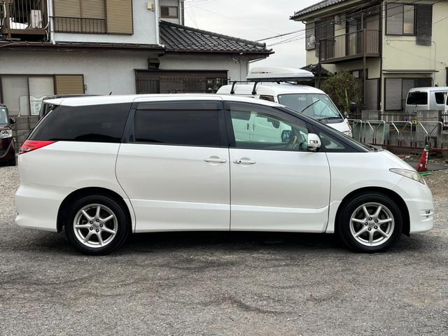 エスティマ ２．４アエラス　Ｇエディション　４ＷＤ　ＥＴＣ　バックカメラ　ナビ　両側電動スライドドア　オートライト　ＨＩＤ　スマートキー　３列シート　フルフラット　ウォークスルー　オットマン　ＣＶＴ　アルミホイール　ＣＤ（16枚目）