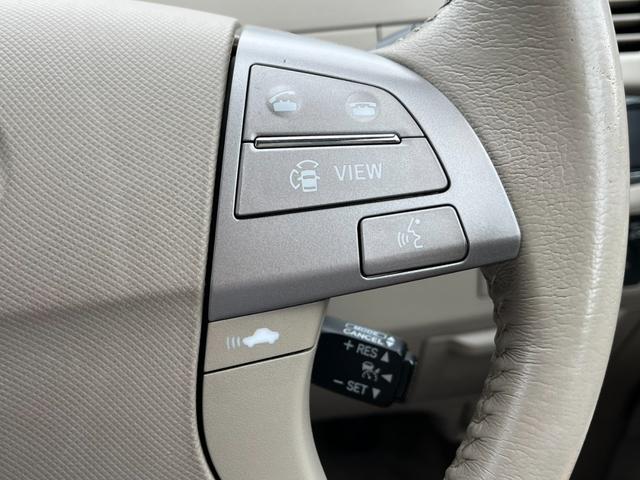 エスティマハイブリッド Ｇ　４ＷＤ　バックカメラ　フロントカメラ　ナビ　オートクルーズコントロール　パークアシスト　両側電動スライドドア　オートライト　ＨＩＤ　スマートキー　後席モニター　３列シート　フルフラット（9枚目）