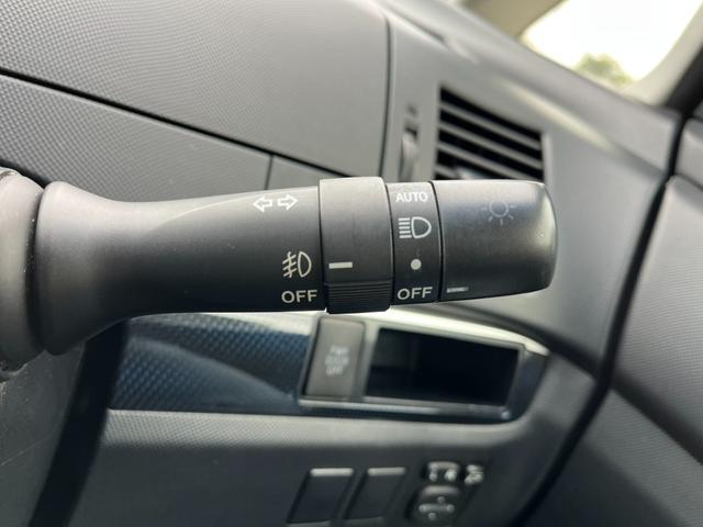 エスティマ アエラス　バックカメラ　ナビ　ＴＶ　オートクルーズコントロール　両側電動スライドドア　オートライト　ＨＩＤ　スマートキー　電動格納ミラー　ＣＶＴ　アルミホイール　ＣＤ　ＵＳＢ　ミュージックプレイヤー接続可（8枚目）