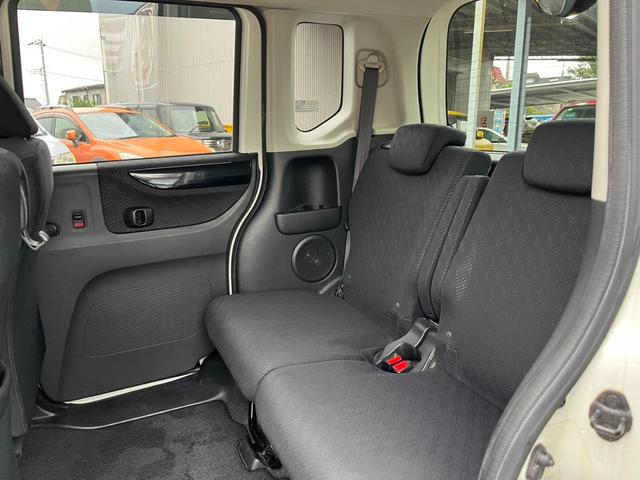 Ｎ－ＢＯＸカスタム Ｇ・ターボパッケージ　４ＷＤ　バックカメラ　両側電動スライドドア　ナビ　ＴＶ　オートクルーズコントロール　ＨＩＤ　スマートキー　アイドリングストップ　ベンチシート　ＣＶＴ　盗難防止システム　ＡＢＳ　ＥＳＣ　ＣＤ　ＵＳＢ（12枚目）