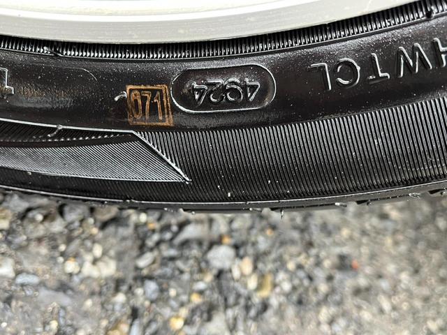 Ｎ－ＢＯＸカスタム Ｇ・ターボパッケージ　４ＷＤ　バックカメラ　両側電動スライドドア　ナビ　ＴＶ　オートクルーズコントロール　ＨＩＤ　スマートキー　アイドリングストップ　ベンチシート　ＣＶＴ　盗難防止システム　ＡＢＳ　ＥＳＣ　ＣＤ　ＵＳＢ（24枚目）