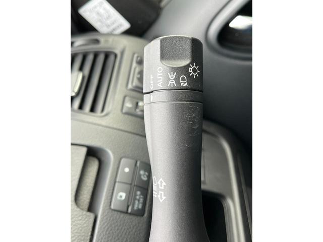 セレナ ２０Ｘ　Ｓ－ハイブリッド　バックカメラ　ナビ　ＴＶ　オートクルーズコントロール　両側電動スライドドア　オートライト　スマートキー　アイドリングストップ　３列シート　ＣＶＴ　ＤＶＤ再生　ＵＳＢ　ミュージックプレイヤー接続可（31枚目）