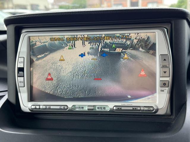 オデッセイ Ｍファインスピリット　バックカメラ　ナビ　ＴＶ　オートライト　ＨＩＤ　キーレスエントリー　３列シート　ＣＶＴ　ＣＤ　ＤＶＤ再生　ＵＳＢ　Ｂｌｕｅｔｏｏｔｈ　盗難防止システム　衝突安全ボディ　ＡＢＳ　エアコン（5枚目）