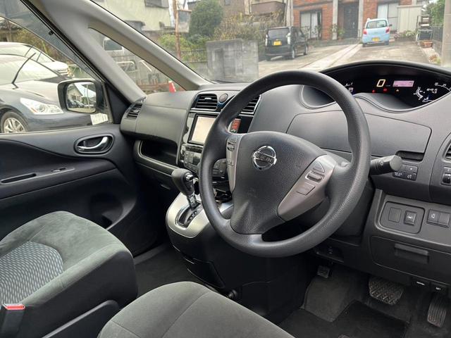 セレナ ハイウェイスター Sエディション 4WD バックカメラ ナビ TV オートクルーズコントロール 衝突被害軽減システム 両側スライド・片側電動 オートライト スマートキー 3列シート CVT アルミホイール CD USB(3枚目)