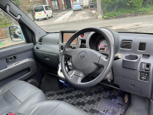 車を運転する際には運転席の存在は欠かせません。なのでしっかりとチェックしたいポイントですね。