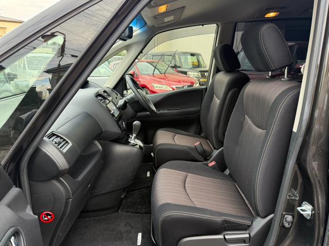 セレナ ハイウェイスターＳ－ＨＶアドバンスドセーフティパック　全周囲カメラ　クリアランスソナー　オートクルーズコントロール　レーンアシスト　衝突被害軽減システム　両側電動スライドドア　スマートキー　アイドリングストップ　電動格納ミラー　３列シート　ウォークスルー（6枚目）