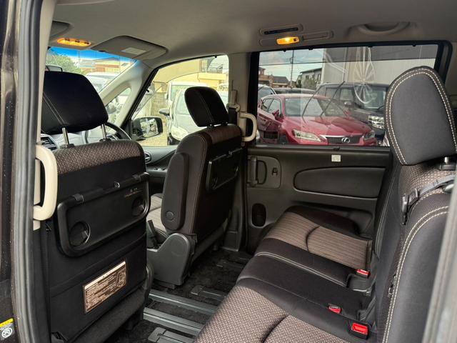 セレナ ハイウェイスターＳ－ＨＶアドバンスドセーフティパック　全周囲カメラ　クリアランスソナー　オートクルーズコントロール　レーンアシスト　衝突被害軽減システム　両側電動スライドドア　スマートキー　アイドリングストップ　電動格納ミラー　３列シート　ウォークスルー（8枚目）