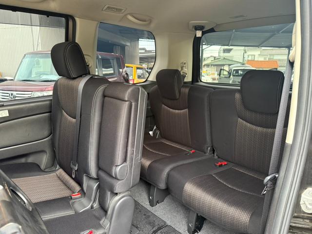 セレナ ハイウェイスターＳ－ＨＶアドバンスドセーフティパック　全周囲カメラ　クリアランスソナー　オートクルーズコントロール　レーンアシスト　衝突被害軽減システム　両側電動スライドドア　スマートキー　アイドリングストップ　電動格納ミラー　３列シート　ウォークスルー（9枚目）