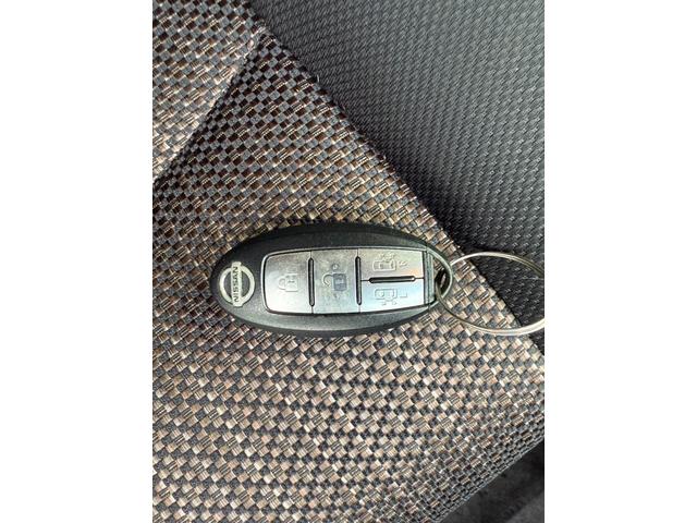 セレナ ハイウェイスターＳ－ＨＶアドバンスドセーフティパック　全周囲カメラ　クリアランスソナー　オートクルーズコントロール　レーンアシスト　衝突被害軽減システム　両側電動スライドドア　スマートキー　アイドリングストップ　電動格納ミラー　３列シート　ウォークスルー（11枚目）