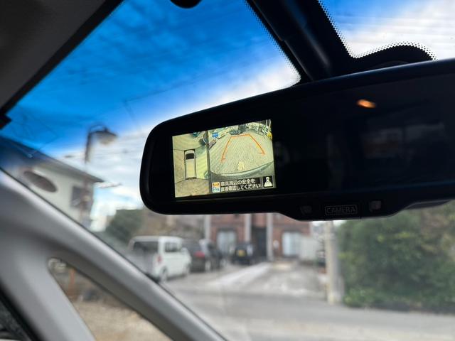 セレナ ハイウェイスターＳ－ＨＶアドバンスドセーフティパック　全周囲カメラ　クリアランスソナー　オートクルーズコントロール　レーンアシスト　衝突被害軽減システム　両側電動スライドドア　スマートキー　アイドリングストップ　電動格納ミラー　３列シート　ウォークスルー（12枚目）