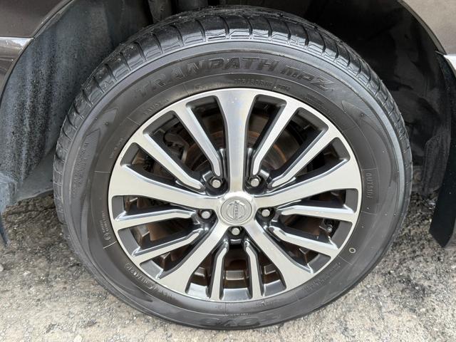 セレナ ハイウェイスターＳ－ＨＶアドバンスドセーフティパック　全周囲カメラ　クリアランスソナー　オートクルーズコントロール　レーンアシスト　衝突被害軽減システム　両側電動スライドドア　スマートキー　アイドリングストップ　電動格納ミラー　３列シート　ウォークスルー（21枚目）