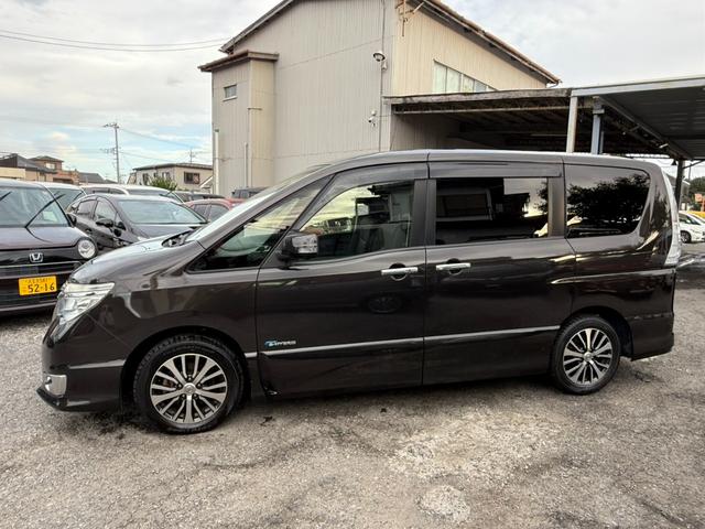 セレナ ハイウェイスターＳ－ＨＶアドバンスドセーフティパック　全周囲カメラ　クリアランスソナー　オートクルーズコントロール　レーンアシスト　衝突被害軽減システム　両側電動スライドドア　スマートキー　アイドリングストップ　電動格納ミラー　３列シート　ウォークスルー（23枚目）