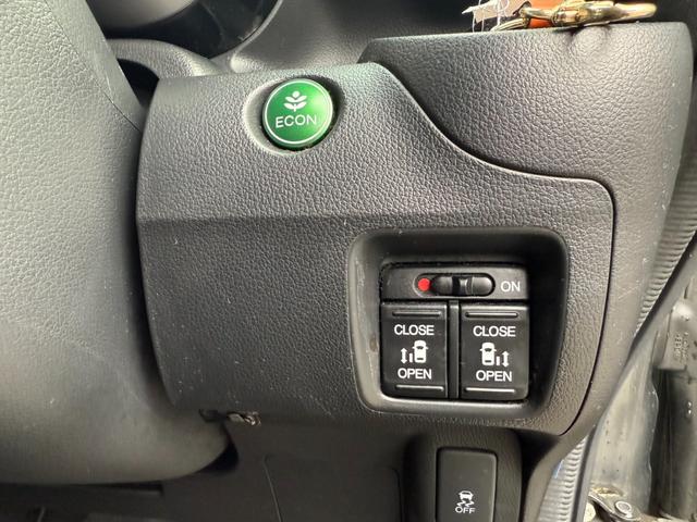 N-BOXカスタム G ターボSSパッケージ 4WD バックカメラ 両側電動スライドドア ナビ TV オートクルーズコントロール 衝突被害軽減システム HID スマートキー アイドリングストップ シートヒーター ベンチシート CVT(7枚目)