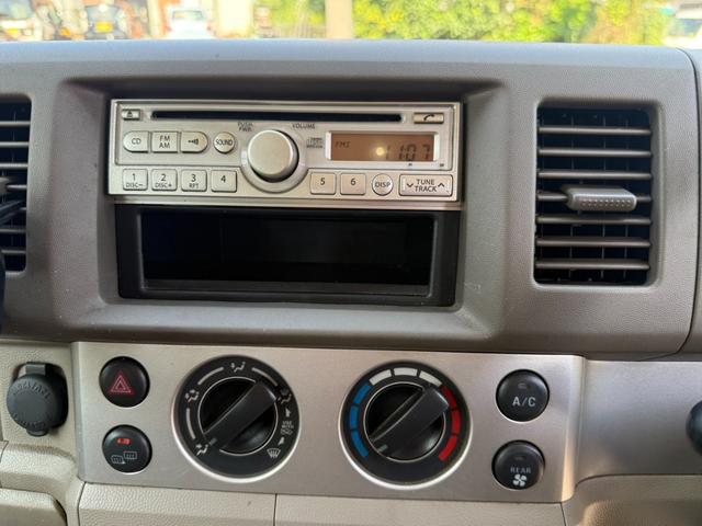 エブリイワゴン ＪＰターボ　４ＷＤ　ＥＴＣ　両側スライドドア　キーレスエントリー　シートヒーター　ＡＴ　盗難防止システム　ＡＢＳ　ＣＤ　アルミホイール　衝突安全ボディ　エアコン　パワーステアリング　パワーウィンドウ（4枚目）