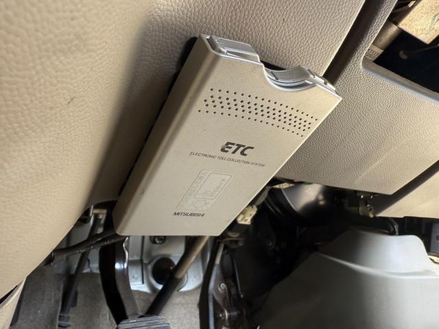 エブリイワゴン ＪＰターボ　４ＷＤ　ＥＴＣ　両側スライドドア　キーレスエントリー　シートヒーター　ＡＴ　盗難防止システム　ＡＢＳ　ＣＤ　アルミホイール　衝突安全ボディ　エアコン　パワーステアリング　パワーウィンドウ（5枚目）