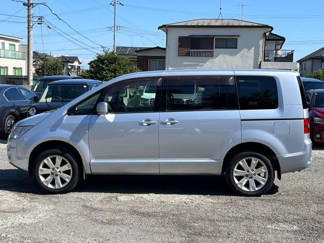 デリカD:5 G ナビパッケージ 4WD 全周囲カメラ ナビ オートクルーズコントロール 両側スライド・片側電動 HID スマートキー 電動格納ミラー 3列シート CVT アルミホイール 盗難防止システム 衝突安全ボディ ABS(17枚目)