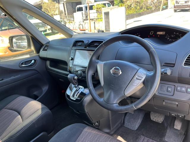 セレナ ハイウェイスターG S-ハイブリッド バックカメラ ナビ TV オートクルーズコントロール 衝突被害軽減システム 両側電動スライドドア オートライト スマートキー 電動格納ミラー 3列シート CVT アルミホイール USB(3枚目)