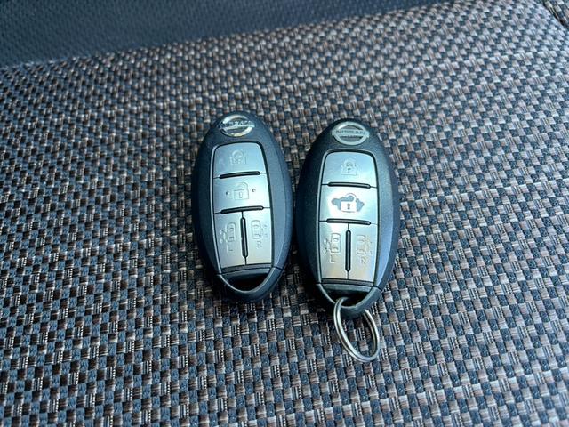 セレナ ハイウェイスターG S-ハイブリッド バックカメラ ナビ TV オートクルーズコントロール 衝突被害軽減システム 両側電動スライドドア オートライト スマートキー 電動格納ミラー 3列シート CVT アルミホイール USB(10枚目)