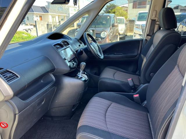 セレナ ハイウェイスターG S-ハイブリッド バックカメラ ナビ TV オートクルーズコントロール 衝突被害軽減システム 両側電動スライドドア オートライト スマートキー 電動格納ミラー 3列シート CVT アルミホイール USB(22枚目)