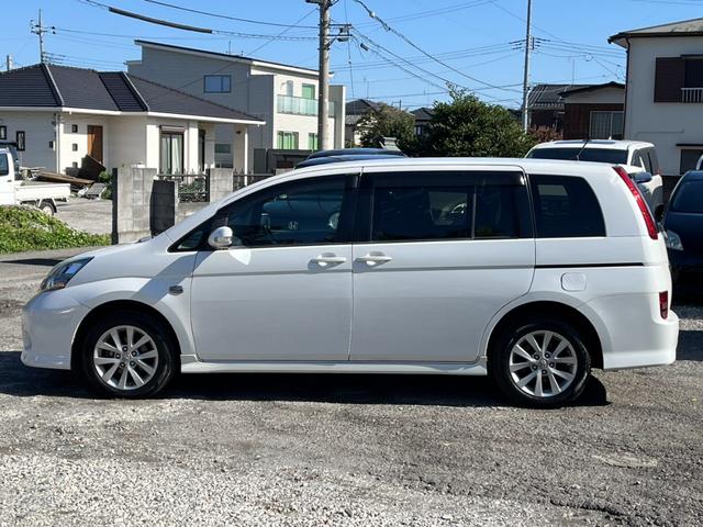 アイシス プラタナ　４ＷＤ　バックカメラ　ナビ　ＴＶ　両側スライド・片側電動　オートライト　ＨＩＤ　スマートキー　３列シート　ＣＶＴ　アルミホイール　ＣＤ　ＤＶＤ再生　ミュージックプレイヤー接続可　盗難防止システム（15枚目）