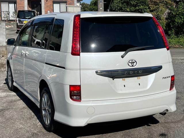 アイシス プラタナ　４ＷＤ　バックカメラ　ナビ　ＴＶ　両側スライド・片側電動　オートライト　ＨＩＤ　スマートキー　３列シート　ＣＶＴ　アルミホイール　ＣＤ　ＤＶＤ再生　ミュージックプレイヤー接続可　盗難防止システム（17枚目）