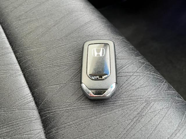 オデッセイ アブソルート ETC バックカメラ ナビ TV オートクルーズコントロール 衝突被害軽減システム 両側電動スライドドア オートライト LEDヘッドランプ スマートキー アイドリングストップ(7枚目)