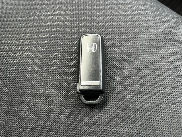 Ｎ－ＢＯＸカスタム Ｇ　ターボＳＳパッケージ　４ＷＤ　バックカメラ　両側電動スライドドア　ナビ　ＴＶ　オートクルーズコントロール　オートライト　ＨＩＤ　スマートキー　アイドリングストップ　ベンチシート　ＣＶＴ　盗難防止システム　ＡＢＳ　ＥＳＣ（6枚目）