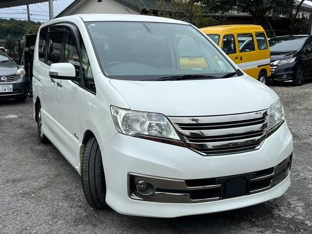 セレナ ライダー　ブラックライン　Ｓ－ハイブリッド　バックカメラ　ナビ　ＴＶ　オートクルーズコントロール　両側電動スライドドア　オートライト　ＨＩＤ　スマートキー　後席モニター　３列シート　ウォークスルー　ＣＶＴ　アルミホイール　ＣＤ　ＤＶＤ再生（14枚目）