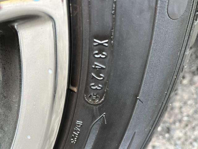 セレナ ライダー　ブラックライン　Ｓ－ハイブリッド　バックカメラ　ナビ　ＴＶ　オートクルーズコントロール　両側電動スライドドア　オートライト　ＨＩＤ　スマートキー　後席モニター　３列シート　ウォークスルー　ＣＶＴ　アルミホイール　ＣＤ　ＤＶＤ再生（22枚目）