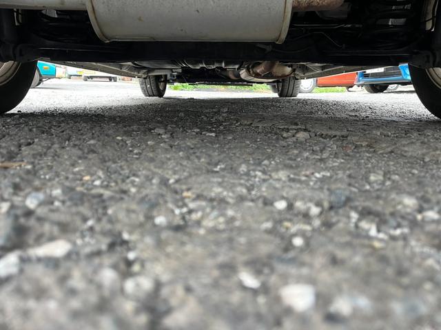 セレナ ライダー　ブラックライン　Ｓ－ハイブリッド　バックカメラ　ナビ　ＴＶ　オートクルーズコントロール　両側電動スライドドア　オートライト　ＨＩＤ　スマートキー　後席モニター　３列シート　ウォークスルー　ＣＶＴ　アルミホイール　ＣＤ　ＤＶＤ再生（33枚目）