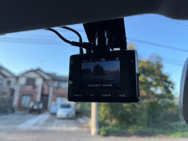 エクストレイル Ｘ　４ＷＤ　バックカメラ　サンルーフ　ナビ　ＴＶ　キーレスエントリー　ＡＴ　衝突安全ボディ　ＣＤ　ＵＳＢ　ミュージックプレイヤー接続可　Ｂｌｕｅｔｏｏｔｈ　ＡＢＳ　エアコン（9枚目）