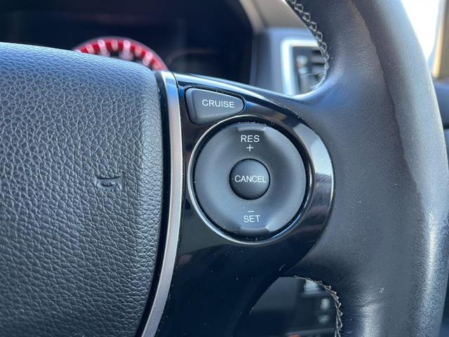 オデッセイ アブソルート 4WD ETC バックカメラ ナビ オートクルーズコントロール 衝突被害軽減システム 両側電動スライドドア オートライト LEDヘッドランプ スマートキー アイドリングストップ 3列シート CVT(10枚目)