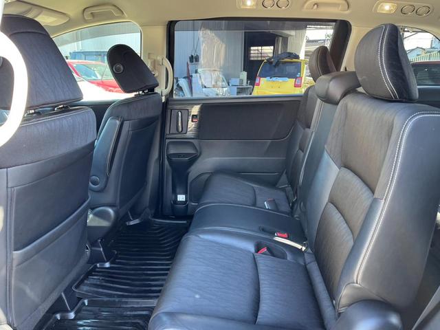 オデッセイ アブソルート 4WD ETC バックカメラ ナビ オートクルーズコントロール 衝突被害軽減システム 両側電動スライドドア オートライト LEDヘッドランプ スマートキー アイドリングストップ 3列シート CVT(26枚目)