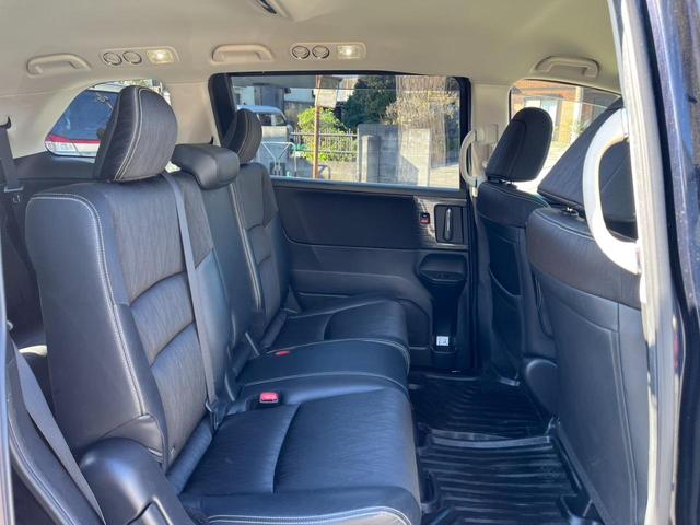 オデッセイ アブソルート 4WD ETC バックカメラ ナビ オートクルーズコントロール 衝突被害軽減システム 両側電動スライドドア オートライト LEDヘッドランプ スマートキー アイドリングストップ 3列シート CVT(28枚目)