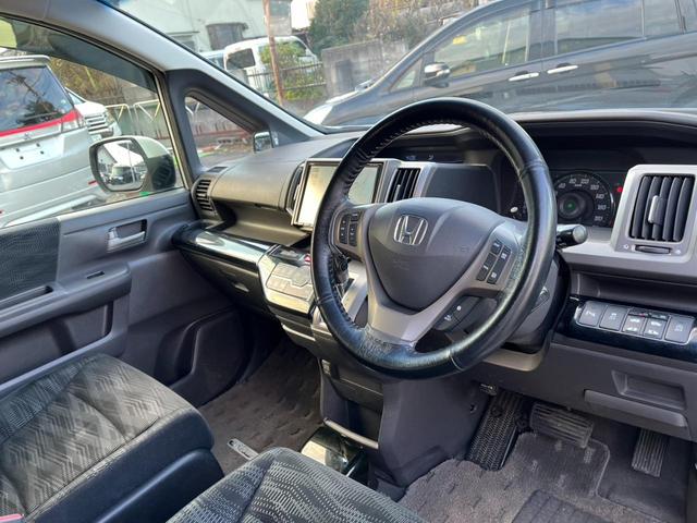 ステップワゴン G コンフォートセレクション バックカメラ ナビ TV クリアランスソナー オートクルーズコントロール 両側電動スライドドア オートライト HID スマートキー アイドリングストップ CVT アルミホイール CD DVD再生(3枚目)