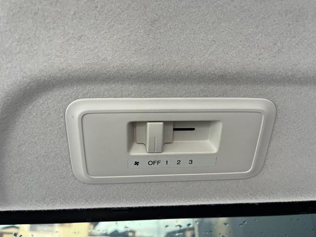 ステップワゴン G コンフォートセレクション バックカメラ ナビ TV クリアランスソナー オートクルーズコントロール 両側電動スライドドア オートライト HID スマートキー アイドリングストップ CVT アルミホイール CD DVD再生(33枚目)