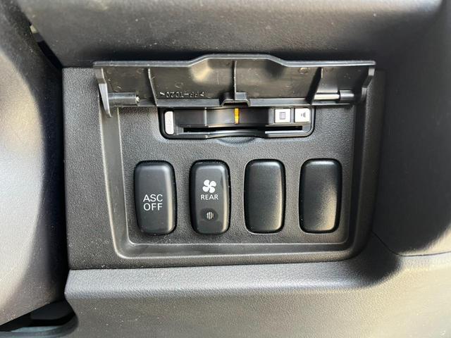 デリカD:5 シャモニー ETC バックカメラ サイドカメラ ナビ オートクルーズコントロール 両側電動スライドドア オートライト HID スマートキー 電動格納ミラー 3列シート CVT 盗難防止システム 衝突安全ボディ(8枚目)