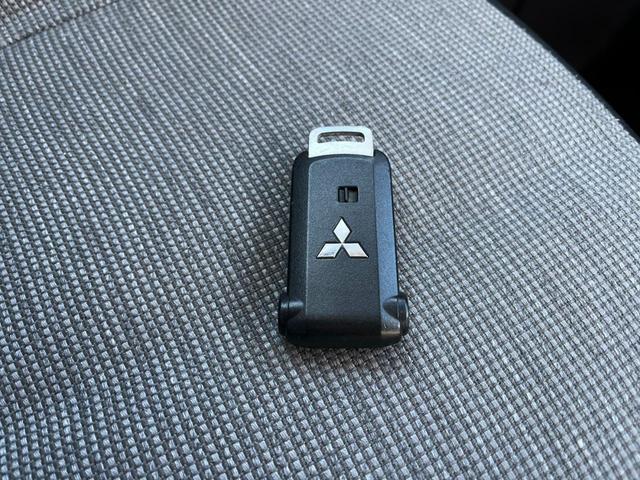 デリカD:5 シャモニー ETC バックカメラ サイドカメラ ナビ オートクルーズコントロール 両側電動スライドドア オートライト HID スマートキー 電動格納ミラー 3列シート CVT 盗難防止システム 衝突安全ボディ(13枚目)